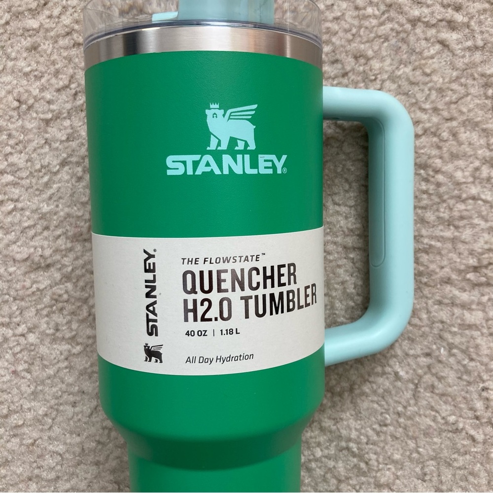 NWT Stanley 40oz Quencher H2.0 Tumbler Green 2024 - Picture 2 of 5